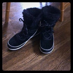 Size 9 black Sorel boots